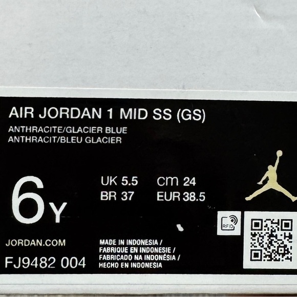 Nike Air Jordan 1 Mid GS Sneaker School “Inspired By The Greatest” Youth Size 6 - Picture 3 of 9